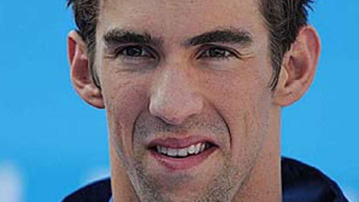 Phelps bounces back from loss with record in 200-meter butterfly Phelps bounces back from loss with record in 200-meter butterfly