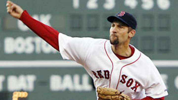 Smoltz resurfaces with Cardinals