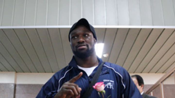 'King' Mo Lawal inks deal with Strikeforce