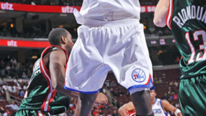 Sixers send Dalembert to Kings