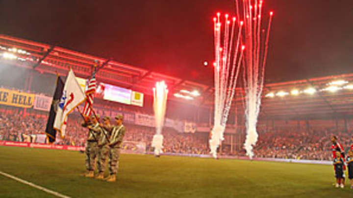 Sporting KC to keep Livestrong despite Armstrong news