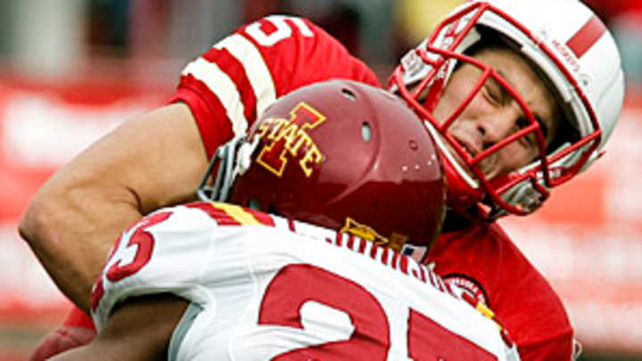 As Cyclones continue turnaround, 'Huskers again fail on offense