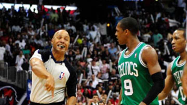 With a little help from Rondo, Hawks hang on for Game 1 win With a little help from Rondo, Hawks hang on for Game 1 win