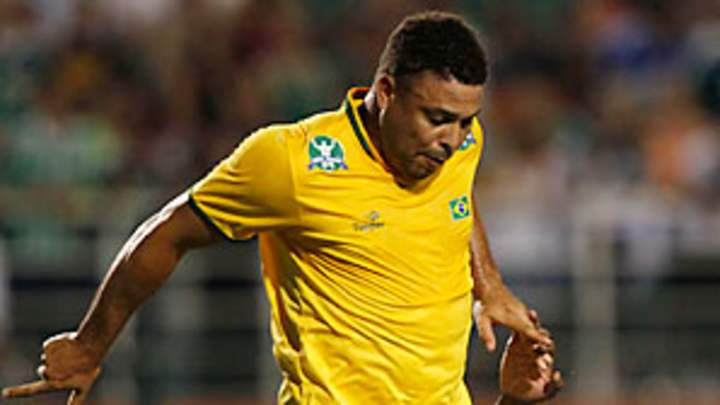 Ronaldo shows off new svelte figure in Brazil