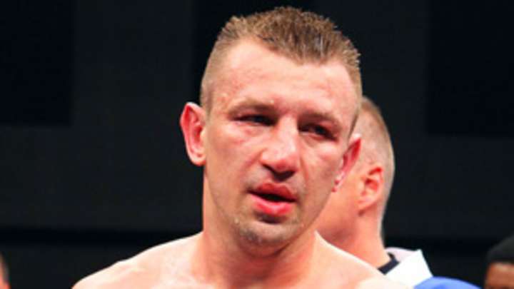 Adamek outpoints Cunningham