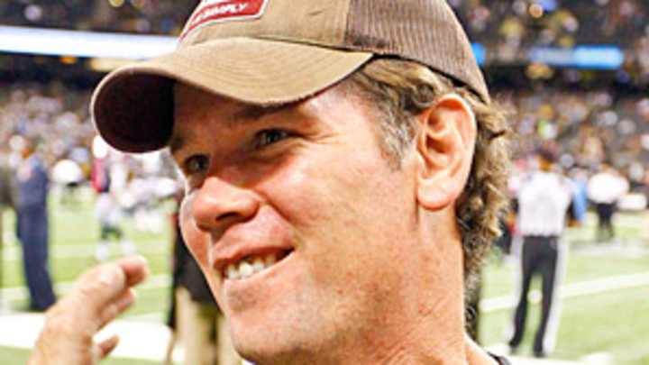 Ex-Saints player Gleason taken to hospital from Monday night game