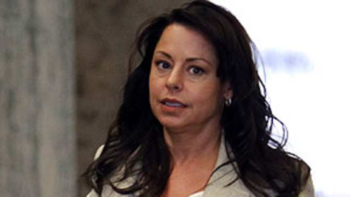 Ex-mistress' testimony makes for embarrassing day for Bonds Ex-mistress' testimony makes for embarrassing day for Bonds