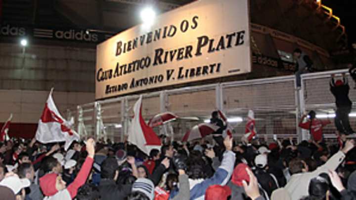 River Plate's descent into madness River Plate's descent into madness