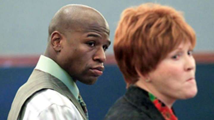Mayweather Jr. accepts plea deal, avoids felony trial but not jail time