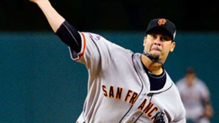 Vogelsong makes clutch pitches to outduel Sanchez in Game 4 win