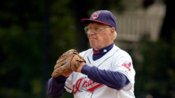 Bob Feller turns back the clock with an appearance in old-timers' game