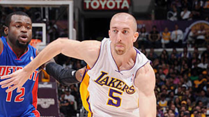 Lakers' Blake (abdominal muscle) to undergo surgery Lakers' Blake (abdominal muscle) to undergo surgery