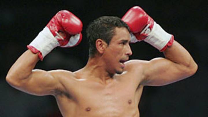 Marquez faces crossroads fight Saturday against Juanma Lopez