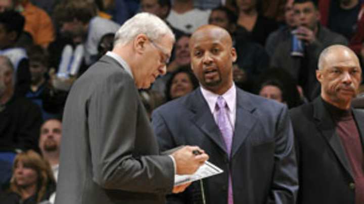 Lakers' coaching search begins and ends with triangle offense