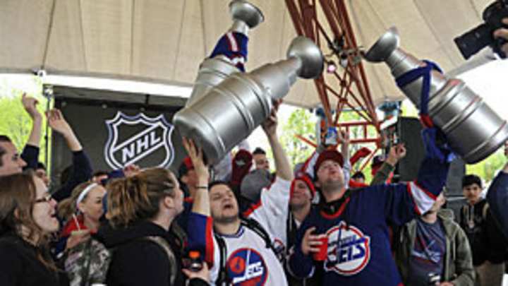 NHL Board of Governors approves Thrashers' move to Winnipeg