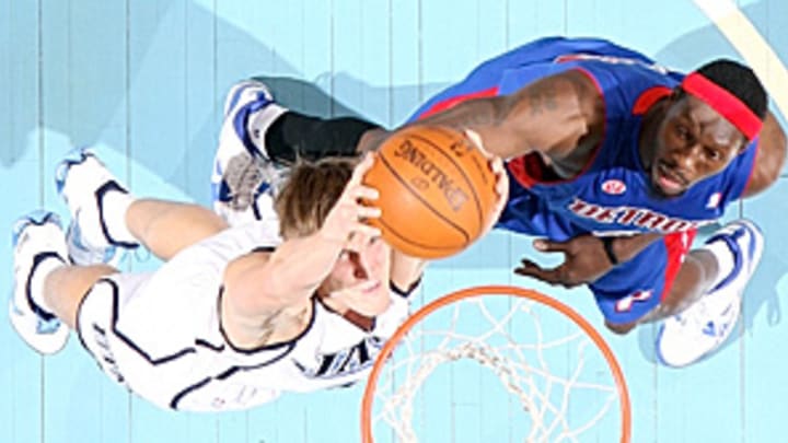 Big Ben turns back clock in Detroit