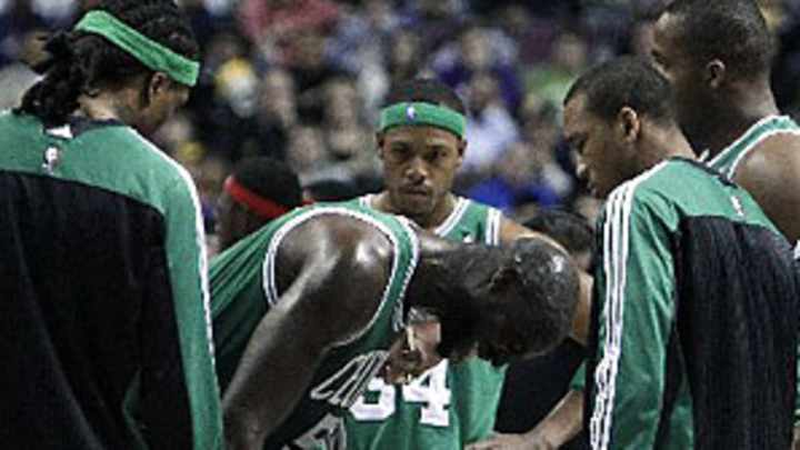 Garnett hurts right leg vs. Pistons, X-ray reveals no fracture in bone Garnett hurts right leg vs. Pistons, X-ray reveals no fracture in bone