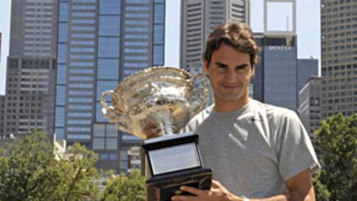 Roger Federer's sweet 16th and more thoughts from Melbourne
