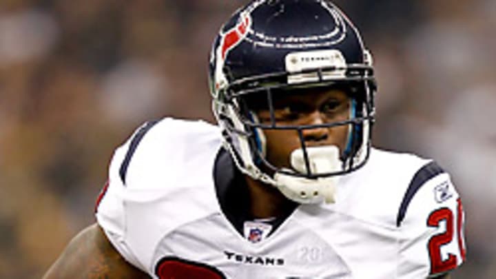 Steve Slaton joins Miami's jumbled backfield Steve Slaton joins Miami's jumbled backfield