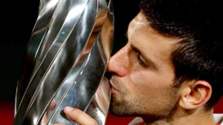 Djokovic rallies to beat Murray in Shanghai final