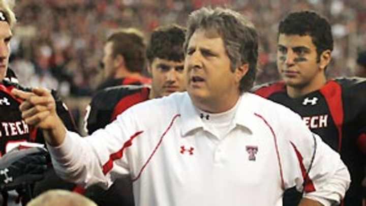 Leach, James' reputations on line amid allegations of mistreatment