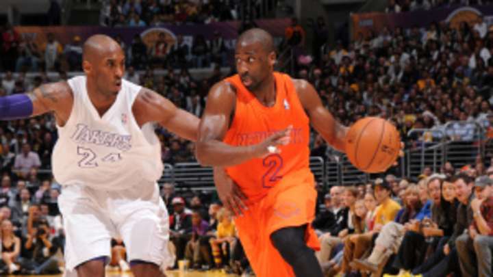 Raymond Felton sprains finger, Steve Novak to undergo concussion tests