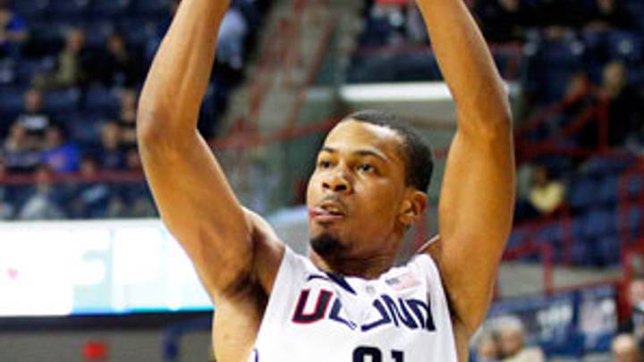 Huskies beat AIC in Ollie's exhibition debut
