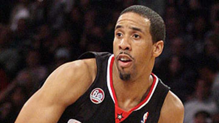 Miller signs deal with Blazers