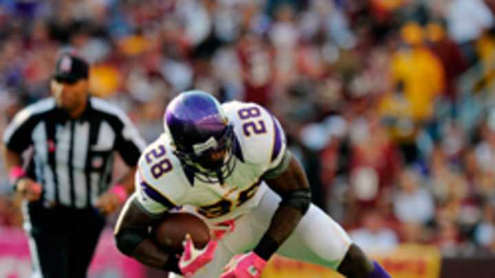 Report: Adrian Peterson says DeAngelo Hall slapped his face