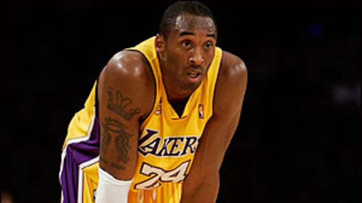 Boo birds welcome Kobe