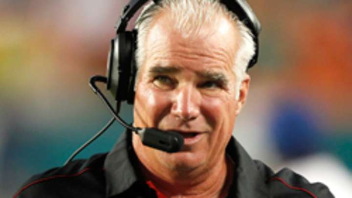 Falcons owner: Coach Mike Smith is not on the hot seat