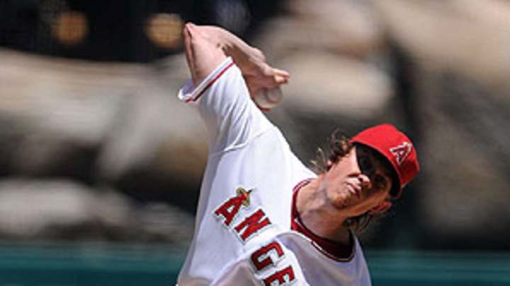 Weaver chooses comfort over dollars and Angels' fans rejoice