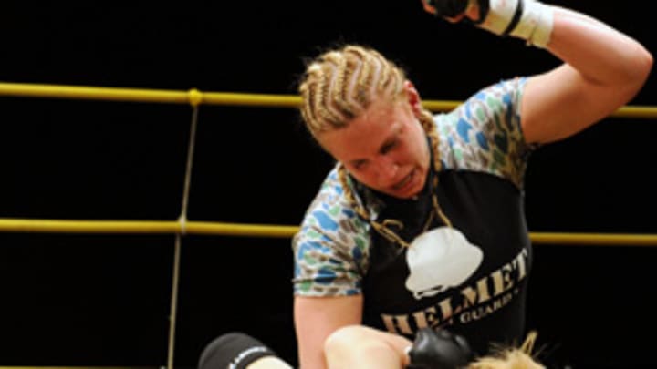 Lucas wins her first MMA title in Japan