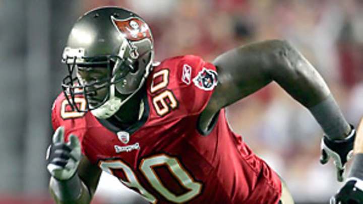 Gaines Adams dead at 26