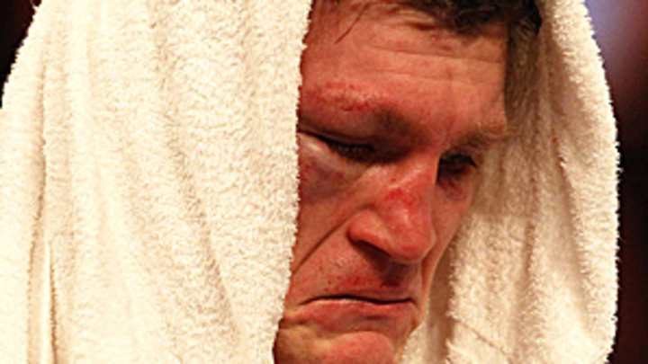 Hatton retires again after loss to Senchenko