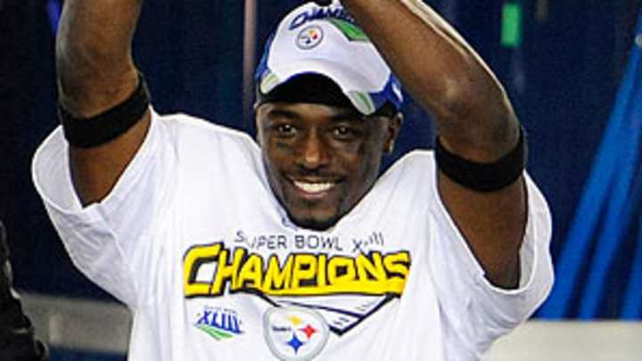 Santonio Holmes gets shown the door; Dez Bryant trying to open one