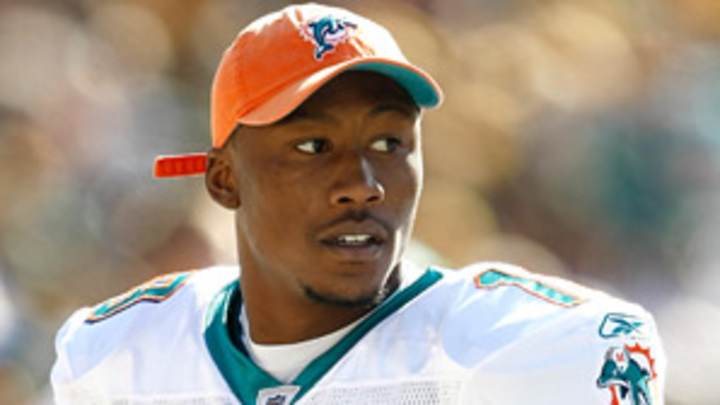 Dolphins Marshall reportedly in intensive care after being stabbed