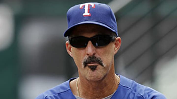 Cubs, Red Sox want to talk to Maddux