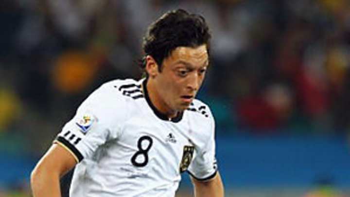 Özil's landing point still unclear