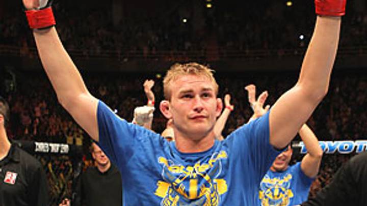 Sweden's Gustafsson shines in hometown at UFC on Fuel TV 2
