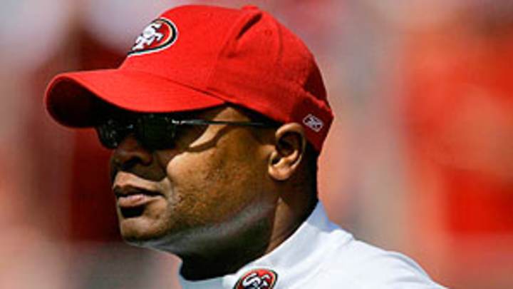 Middle man: Singletary brings linebacker mentality to Niners' gig