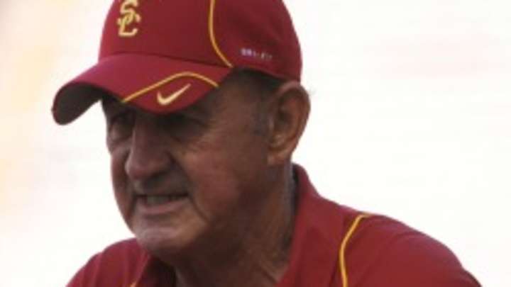 Average college football assistant coach makes $200,000, according to survey