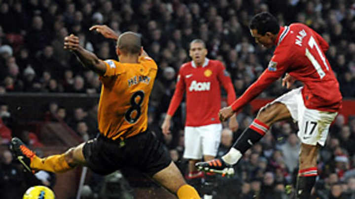 Rooney, Nani inspired against Wolves; Van Persie strikes again