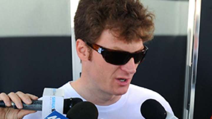 NASCAR to embrace social media