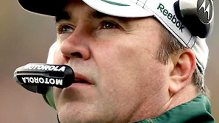 Packers' McCarthy building legacy on the field, in the community