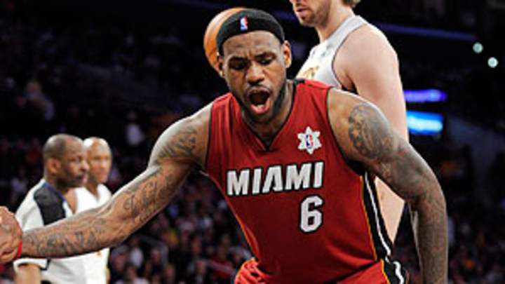 Report: Lakers preparing to replace Kobe Bryant with LeBron James in 2014?