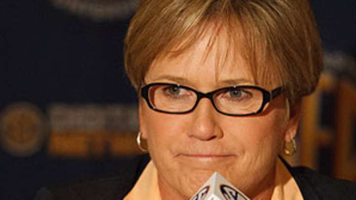 Holly Warlick ready to take the reigns from legendary Pat Summitt
