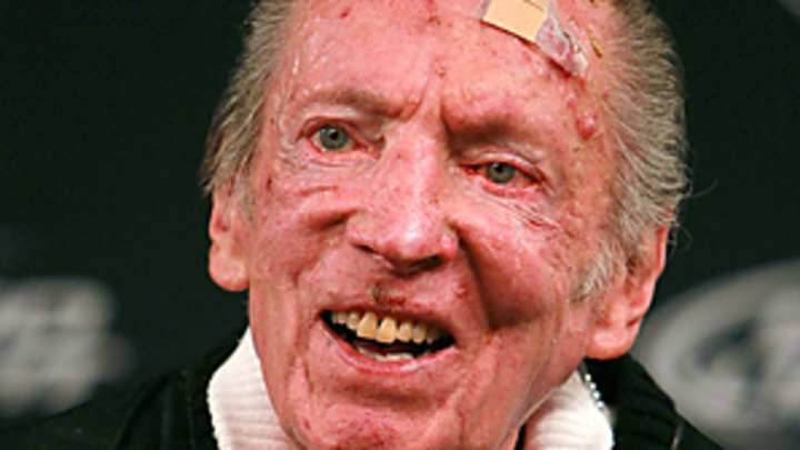 Leave it to Davis to turn coaching presser into theater of the absurd Leave it to Davis to turn coaching presser into theater of the absurd