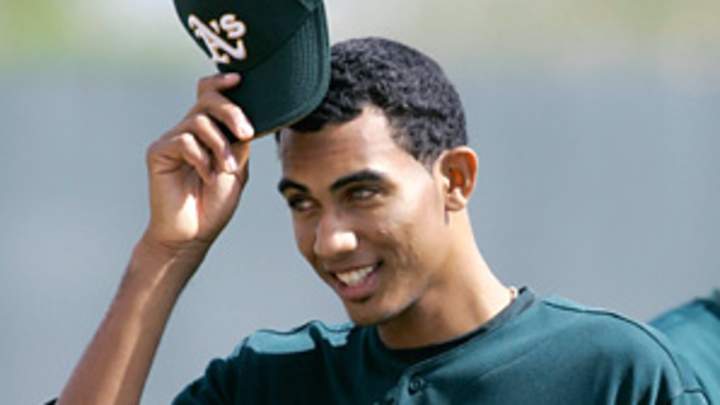 International signing period begins