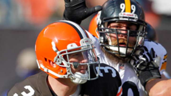 Browns' Weeden sustains concussion vs. Steelers